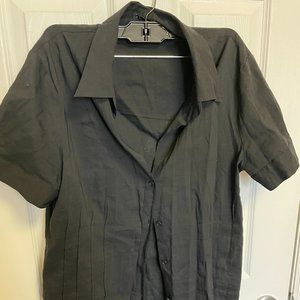 Linen summer collared shirt.